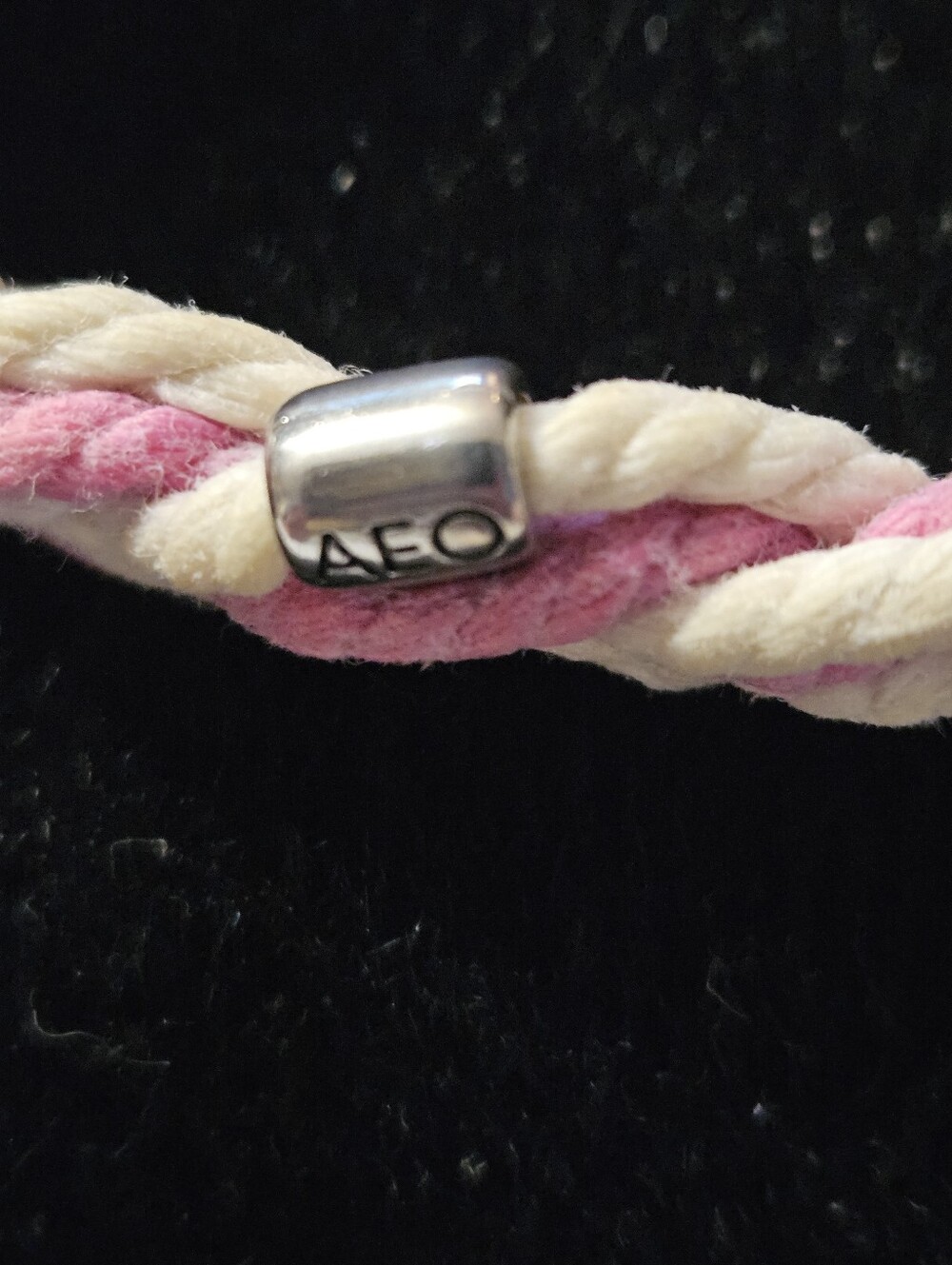 9 Assorted Bracelets - Picture 2 of 5